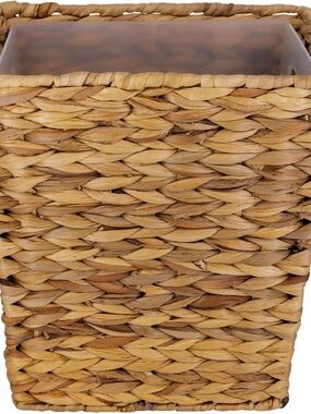 New with tags Allen + Roth Tan Open Top Waste Bin (5.3 qt) Hyacinth Tan Finish